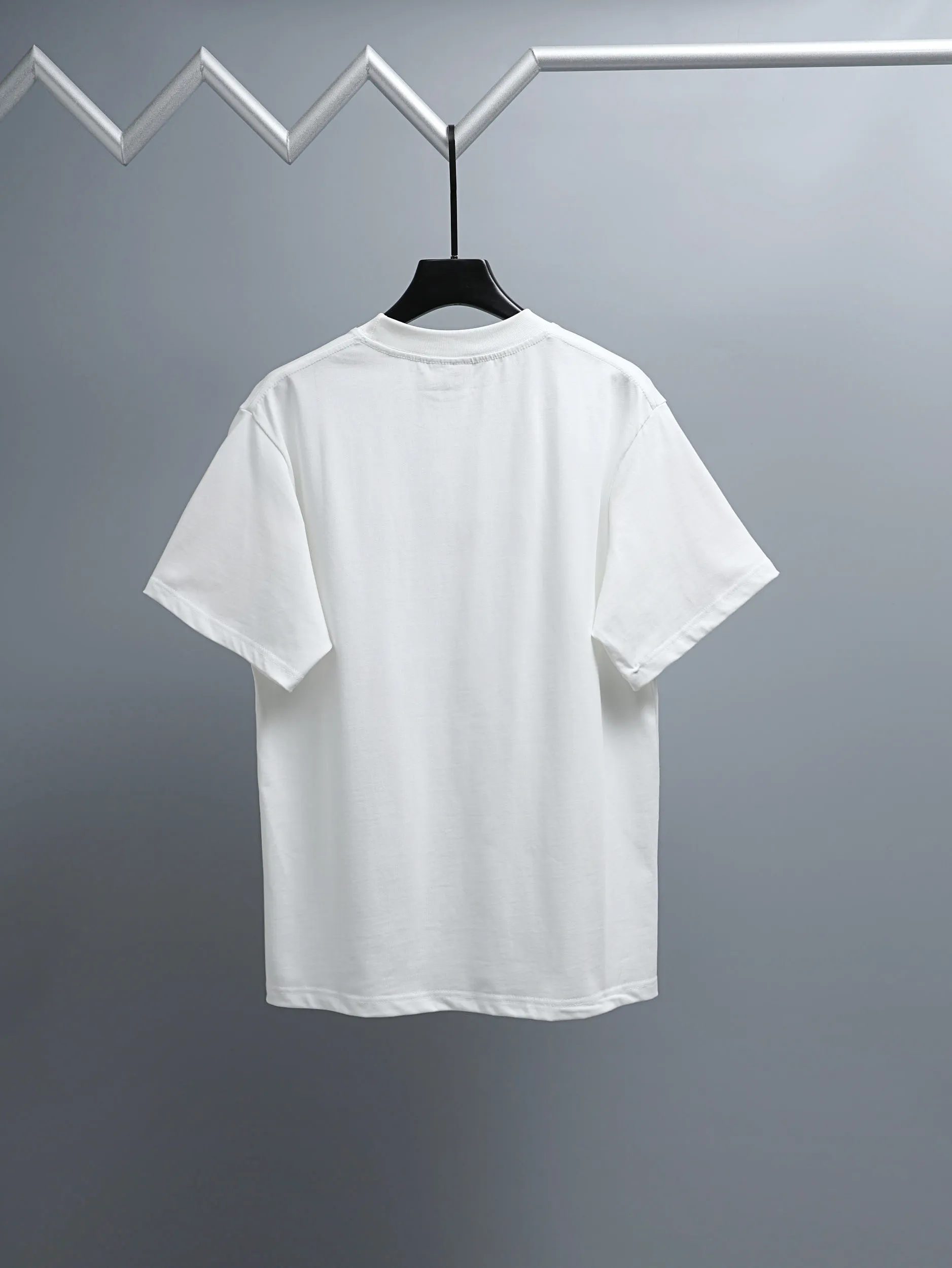 Carhartt 2꯭0꯭2꯭6 new spring and summer models ❤️ original ⌚️ high version Carhartt fabric is made of high-density pure cotton, does not deform and does not shrink. Process introduction: double thread movement. The chest logo uses high-quality embroidery🪡 technology. Color: White SIZE: M-XXL